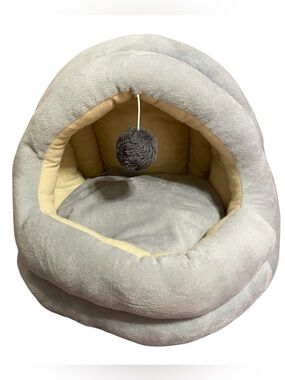 Plush Dome Cat Bed with Hanging Pom Pom & pillow insert! Brand new and quality!
